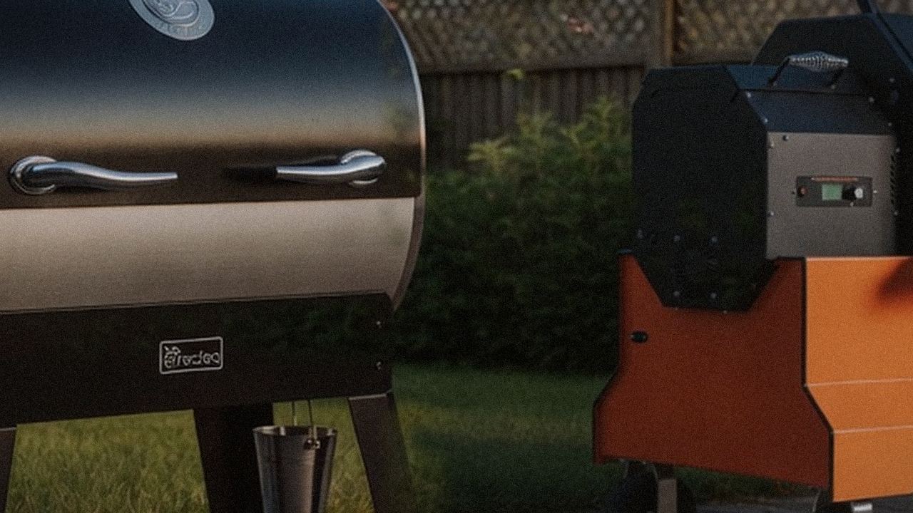 Close comparison of the recteq Flagship 1600 controller next to the Yoder Smokers YS640s controller